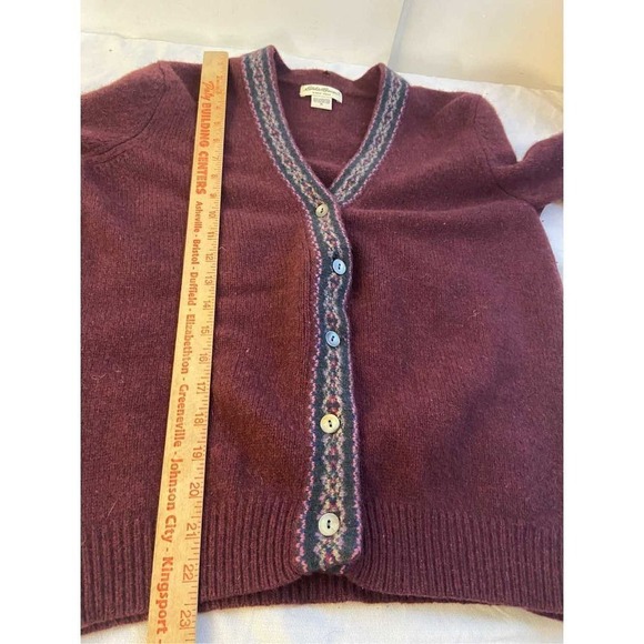 Eddie Bauer 100% Lambswool Sweater Burgundy Medium M Hong Kong VTG Cardigan - Picture 4 of 4
